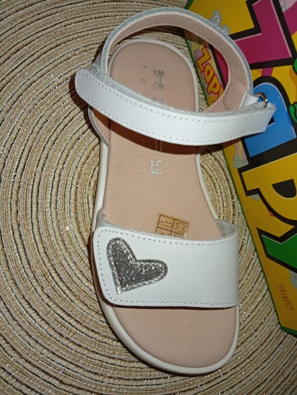Sandalias blanca y plata zapy - Imagen 2